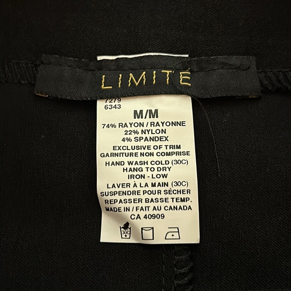 Short, tight skirt - Picture 4 of 4